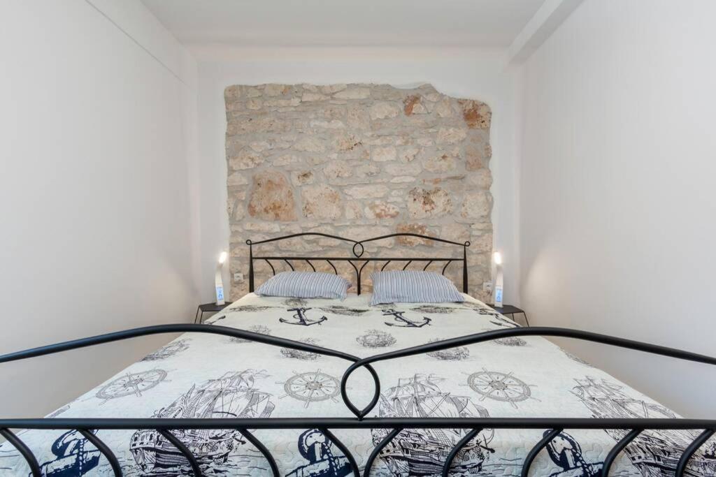 Predivan Novouredeni Apartman U Blizini Mora Banjole Kültér fotó