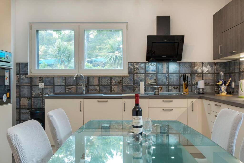 Predivan Novouredeni Apartman U Blizini Mora Banjole Kültér fotó